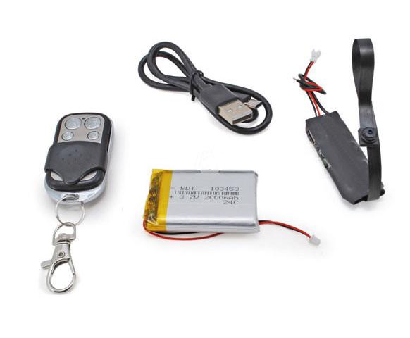 Kit completo con microtelecamera spia professionale, DVR, batteria, cavetto USB e telecomando